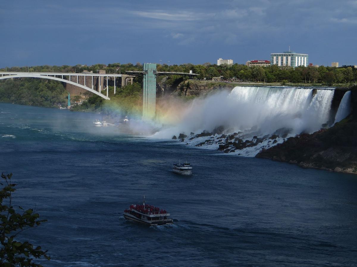 Niagara falls mist viewing platform